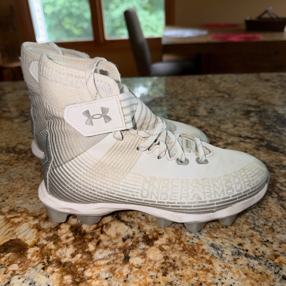 Under Armour Highlight RM Jr Football Cleats